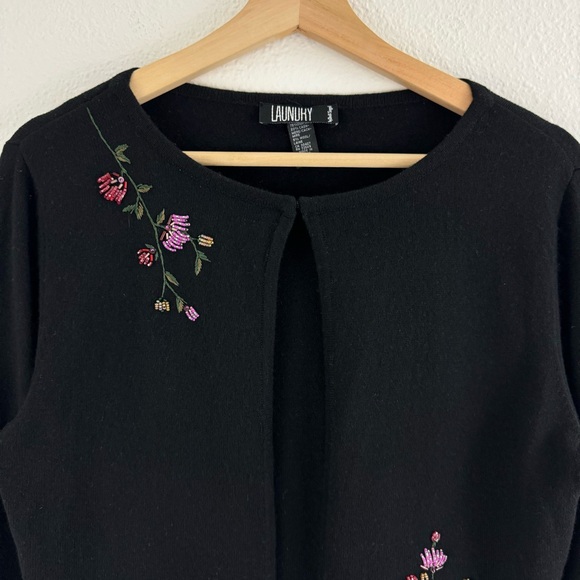 Vintage 90s Black Cashmere Wool Silk Beaded Floral Quarter Sleeve Cropped Shrug - Picture 3 of 13